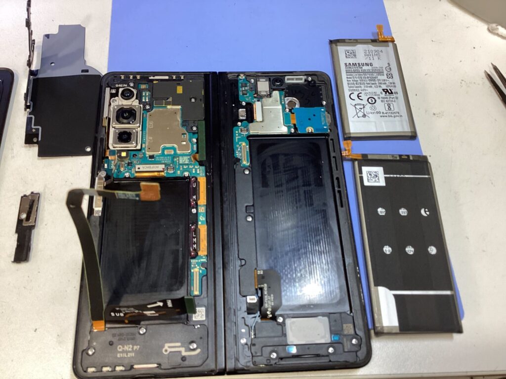 Galaxy Z Fold3 5Gのバッテリー交換
