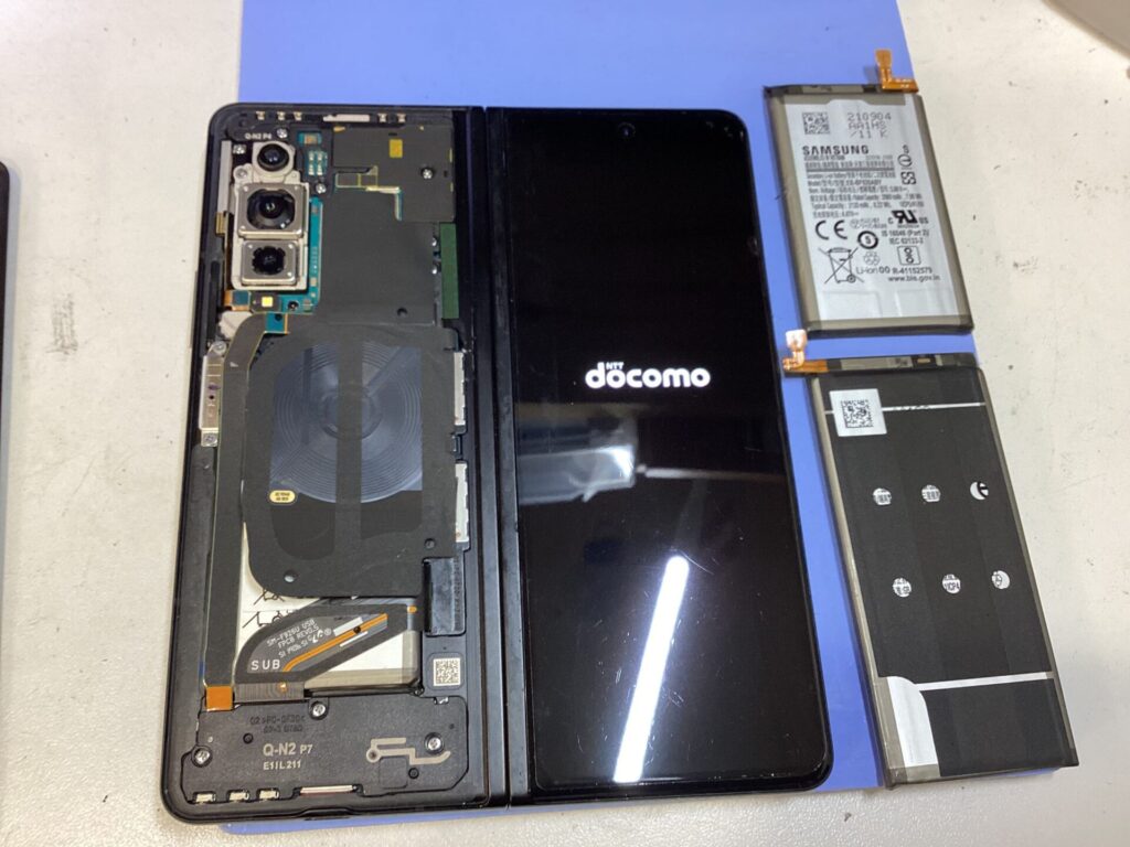 Galaxy Z Fold3 5Gのバッテリー交換