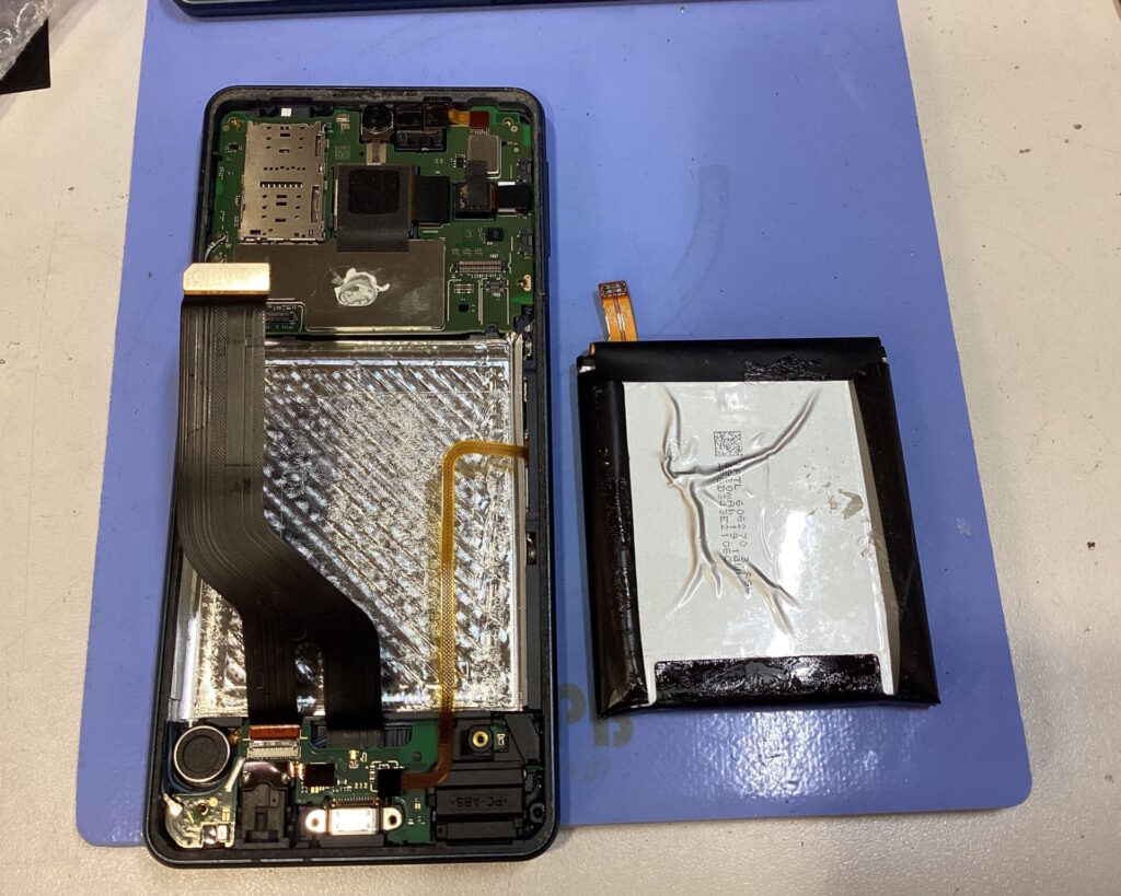 AQUOS sense8 電源ボタン&バッテリー交換